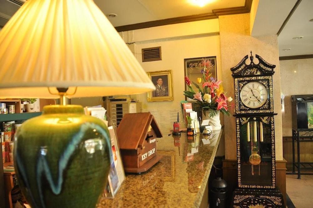 Phawana Sweet Hotel Bangkok Exterior foto